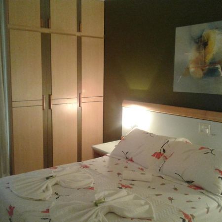 Apart Quartier Latin Hotel Vitoria Bagian luar foto