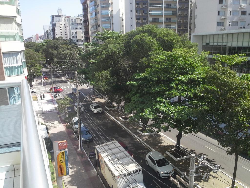 Apart Quartier Latin Hotel Vitoria Bagian luar foto