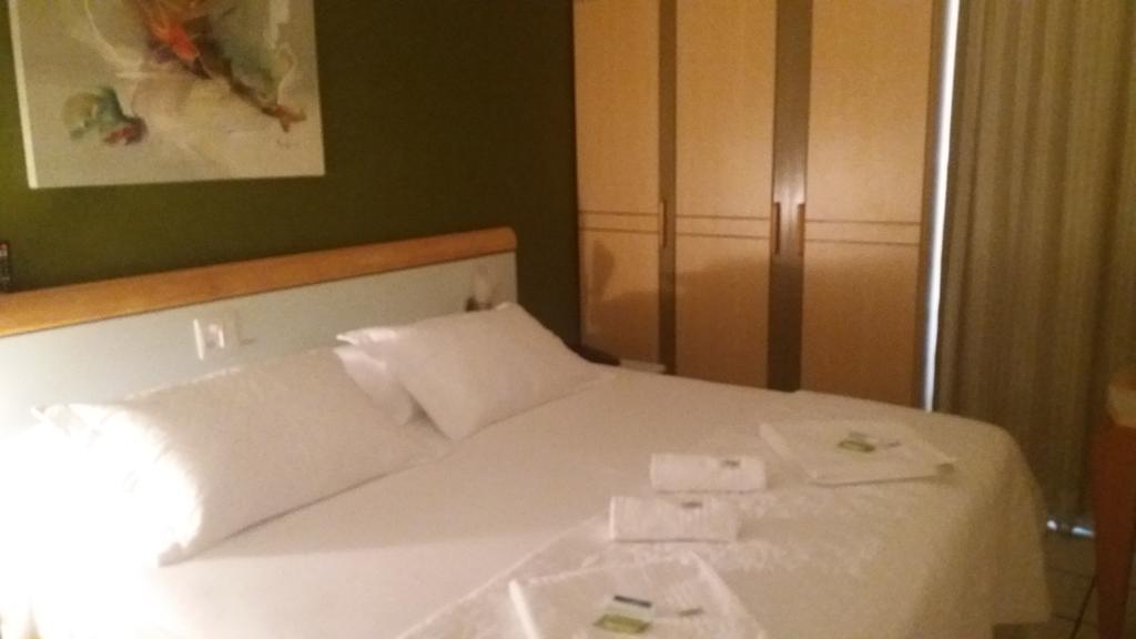 Apart Quartier Latin Hotel Vitoria Bagian luar foto