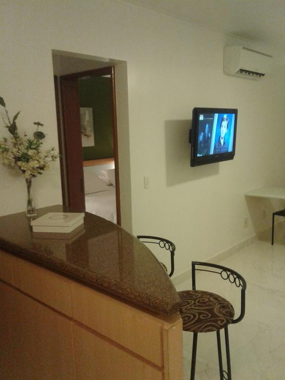 Apart Quartier Latin Hotel Vitoria Bagian luar foto
