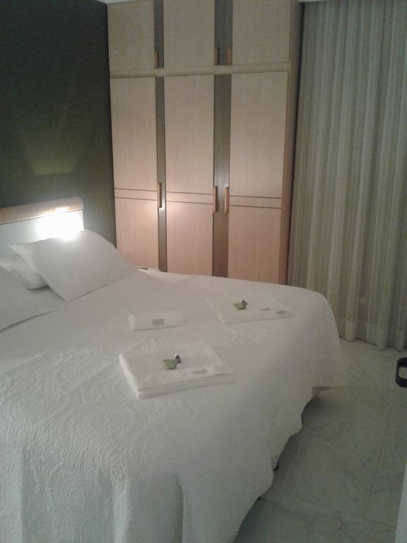 Apart Quartier Latin Hotel Vitoria Bagian luar foto