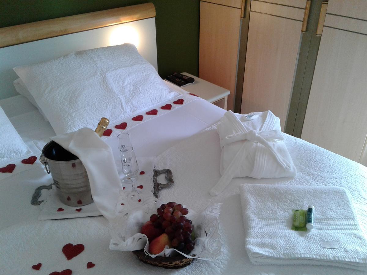 Apart Quartier Latin Hotel Vitoria Bagian luar foto