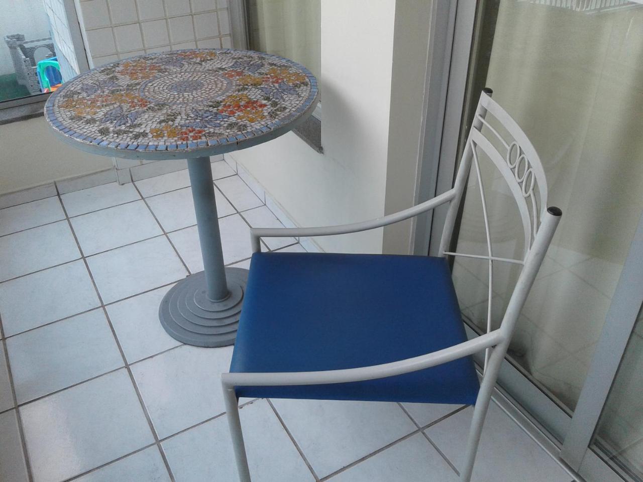 Apart Quartier Latin Hotel Vitoria Bagian luar foto