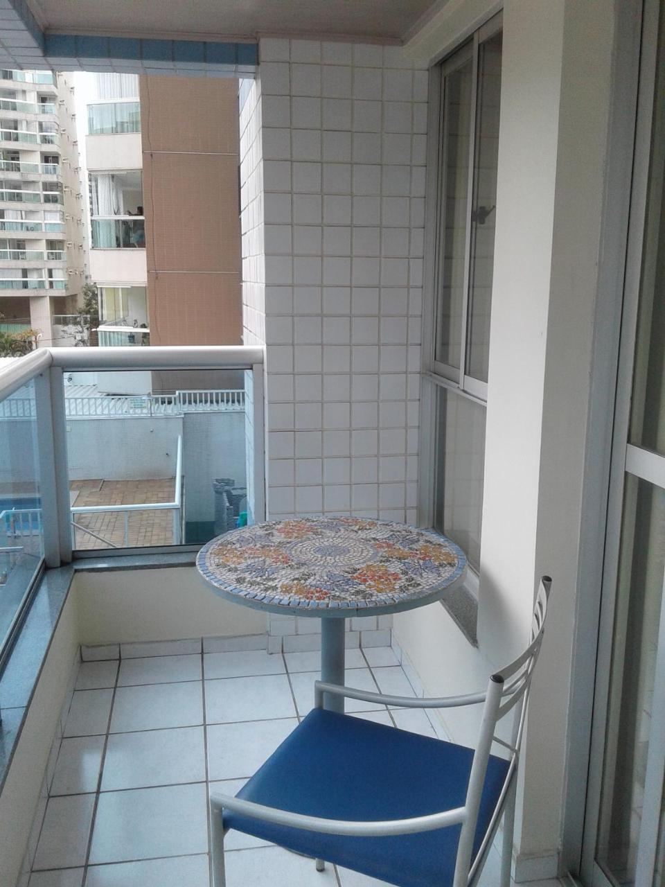 Apart Quartier Latin Hotel Vitoria Bagian luar foto
