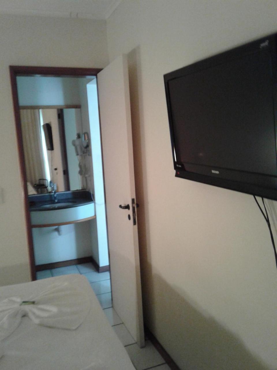 Apart Quartier Latin Hotel Vitoria Bagian luar foto